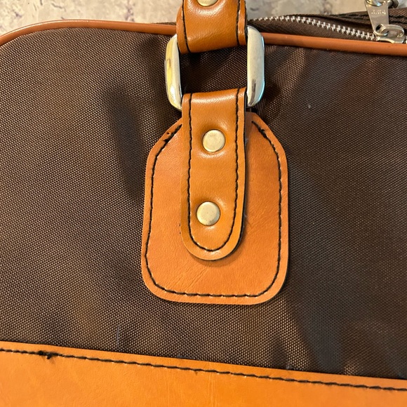 VINTAGE AIRWAY INDUSTRIES MADE IN TAIWAN BROWN/CARMEL NYLON VINYL CARRY BAG - Picture 8 of 11